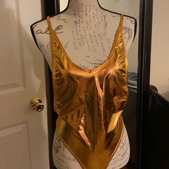 Swimsuit - Picture 2 of 4